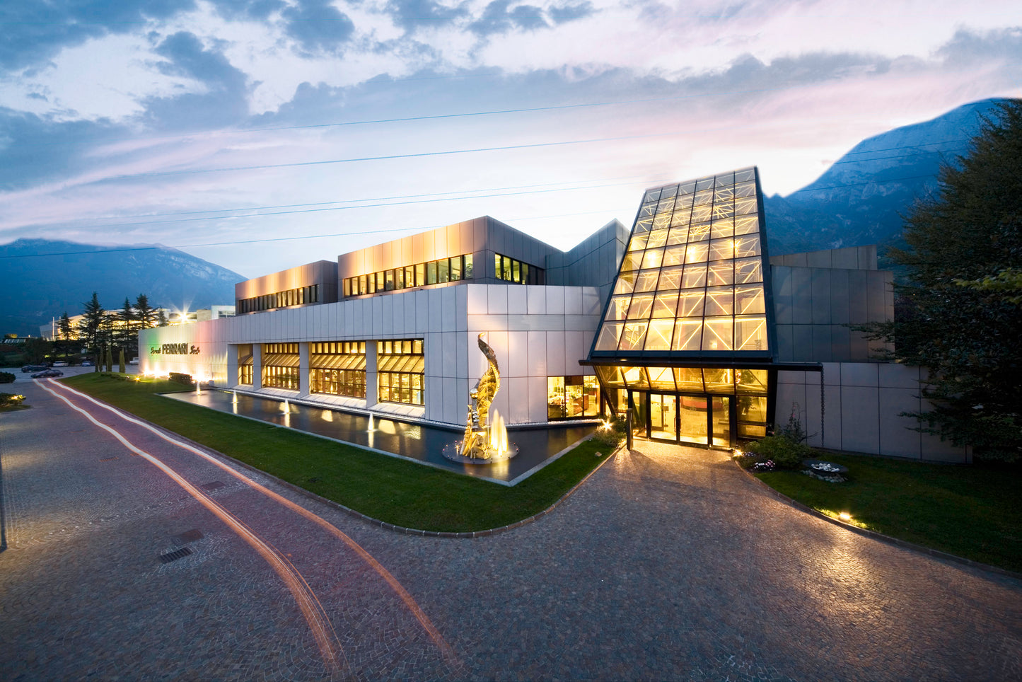 ジュリオ・フェッラーリ・リゼルヴァ・デル・フォンダトーレ(ギフトボックス入り)2002 - FERRARI(トレンティーノ)750ml x 1本