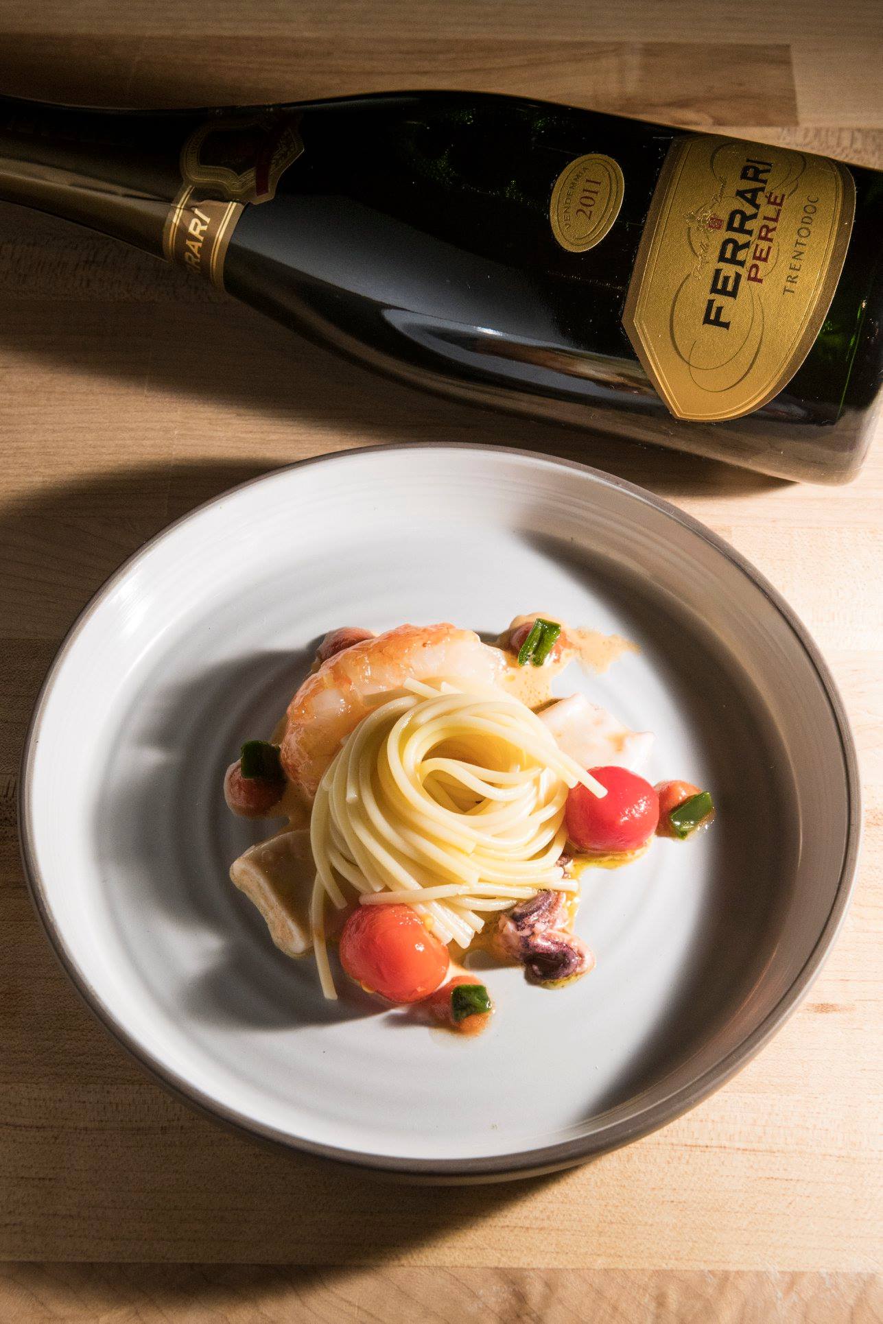 フェッラーリ・ペルレ・ミレジム - FERRARI（トレンティーノ）750ml x １本