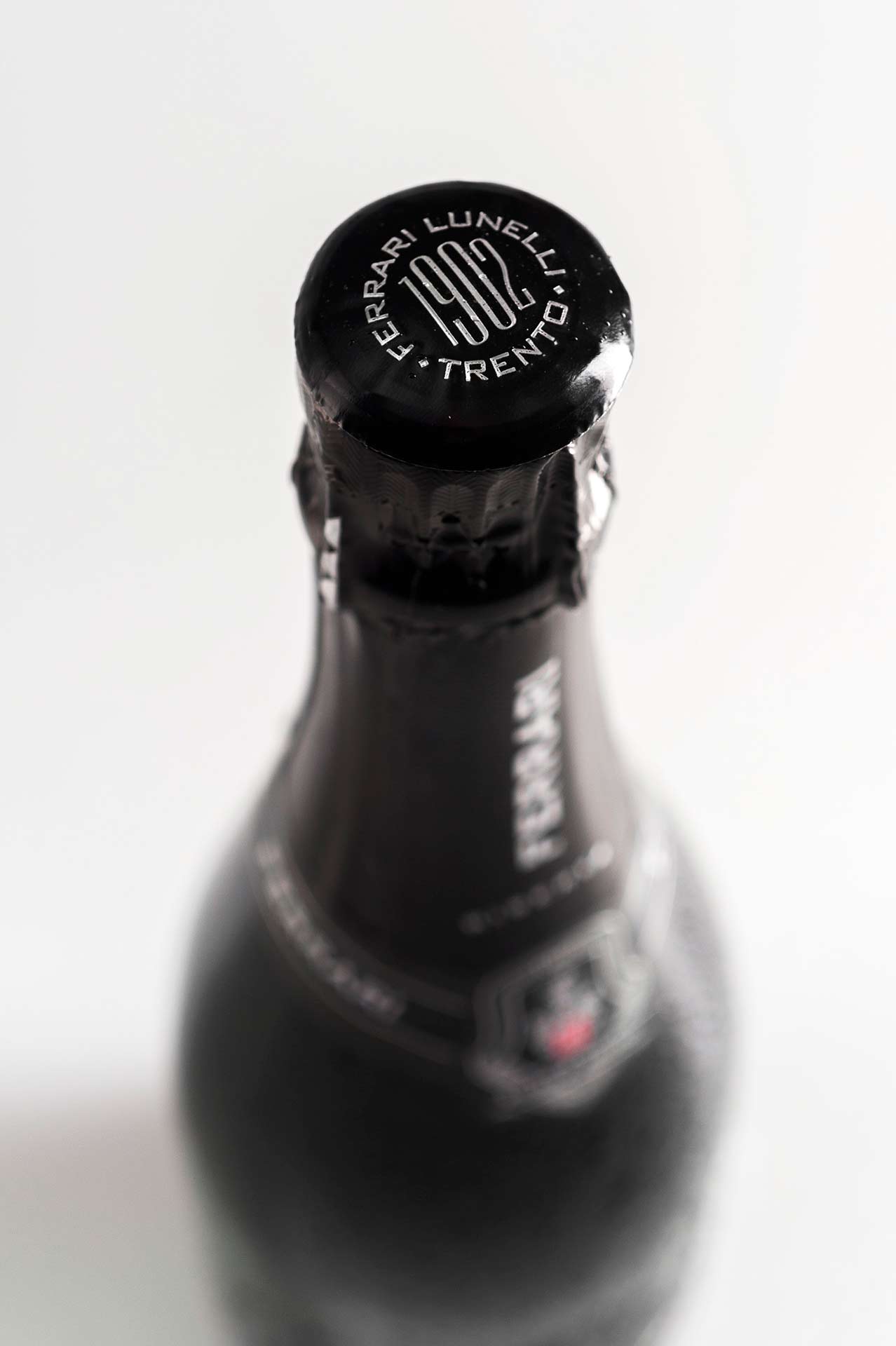 フェッラーリ・ペルレ・ネロ・リゼルヴァ - FERRARI（トレンティーノ）750ml x １本