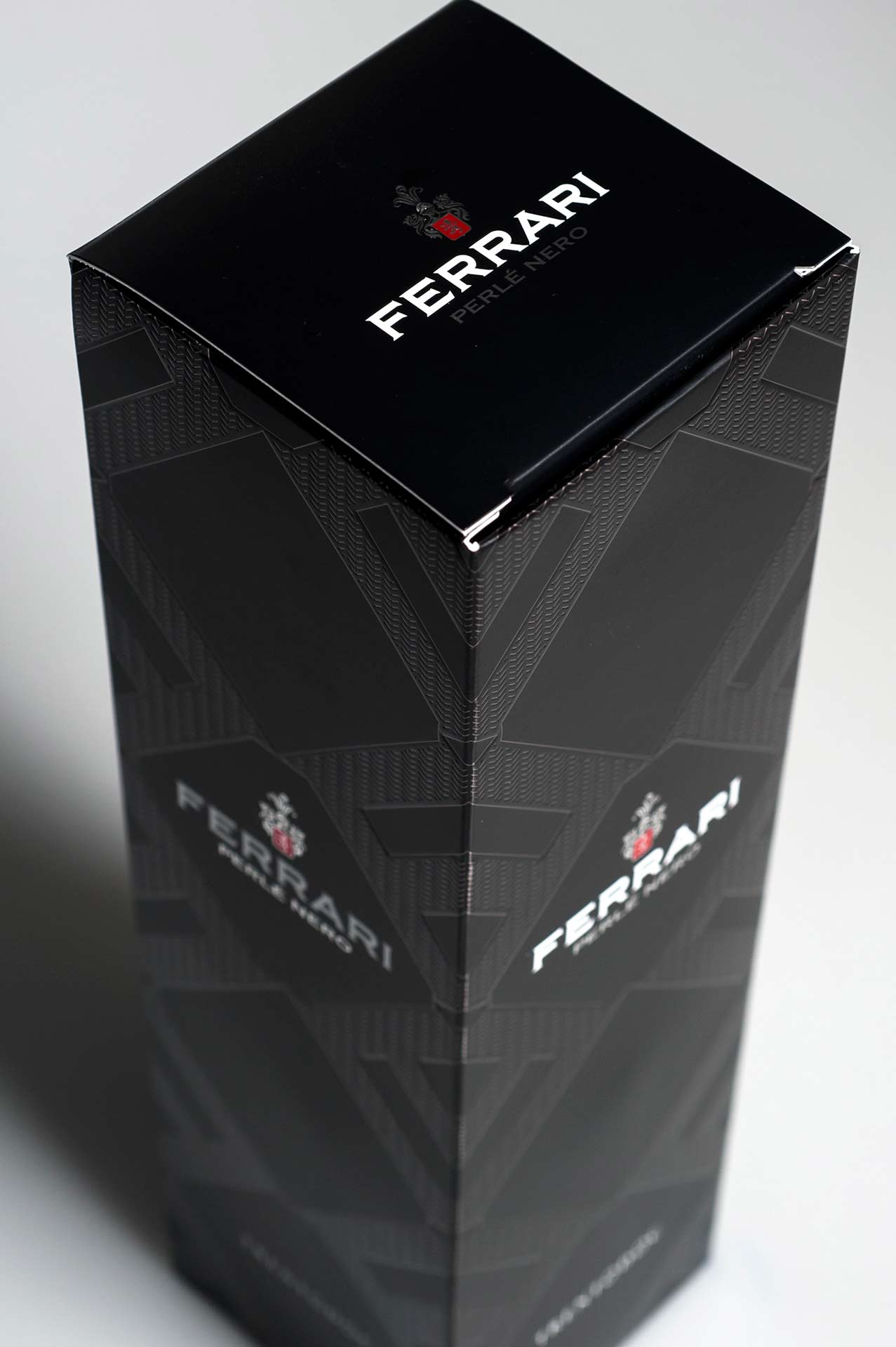 フェッラーリ・ペルレ・ネロ・リゼルヴァ - FERRARI（トレンティーノ）750ml x １本