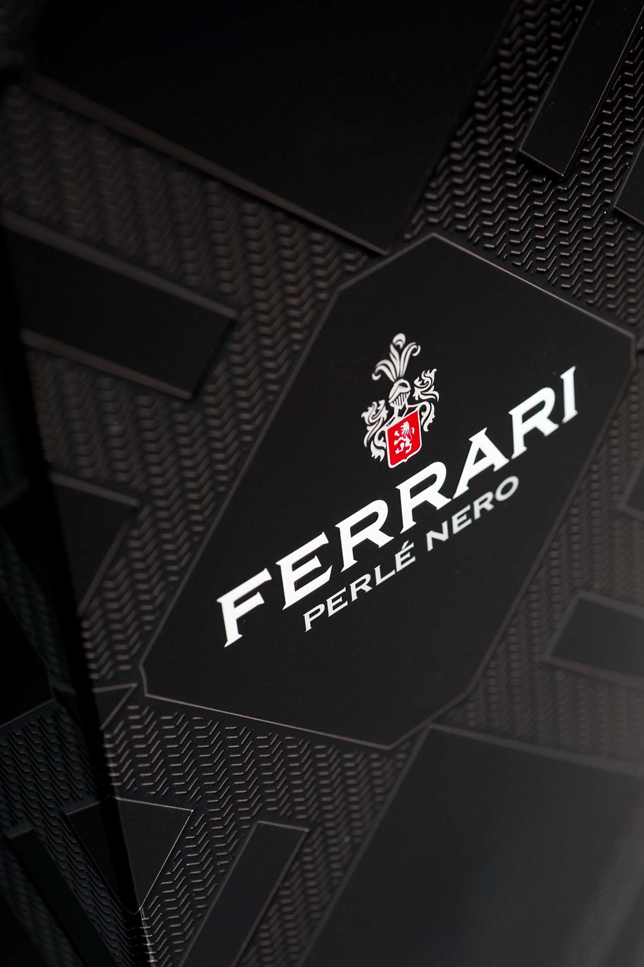 フェッラーリ・ペルレ・ネロ・リゼルヴァ - FERRARI（トレンティーノ）750ml x １本