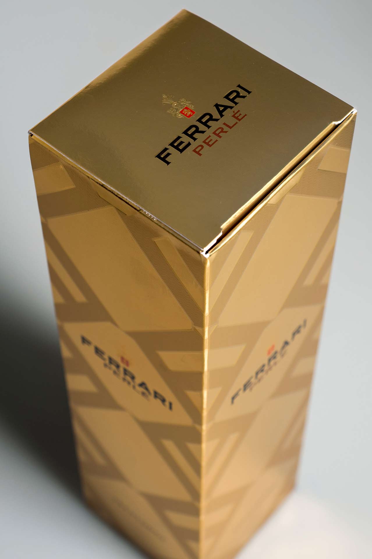 フェッラーリ・ペルレ・ミレジム 2005 - （ギフトボックス入り）- FERRARI（トレンティーノ）750ml x １本