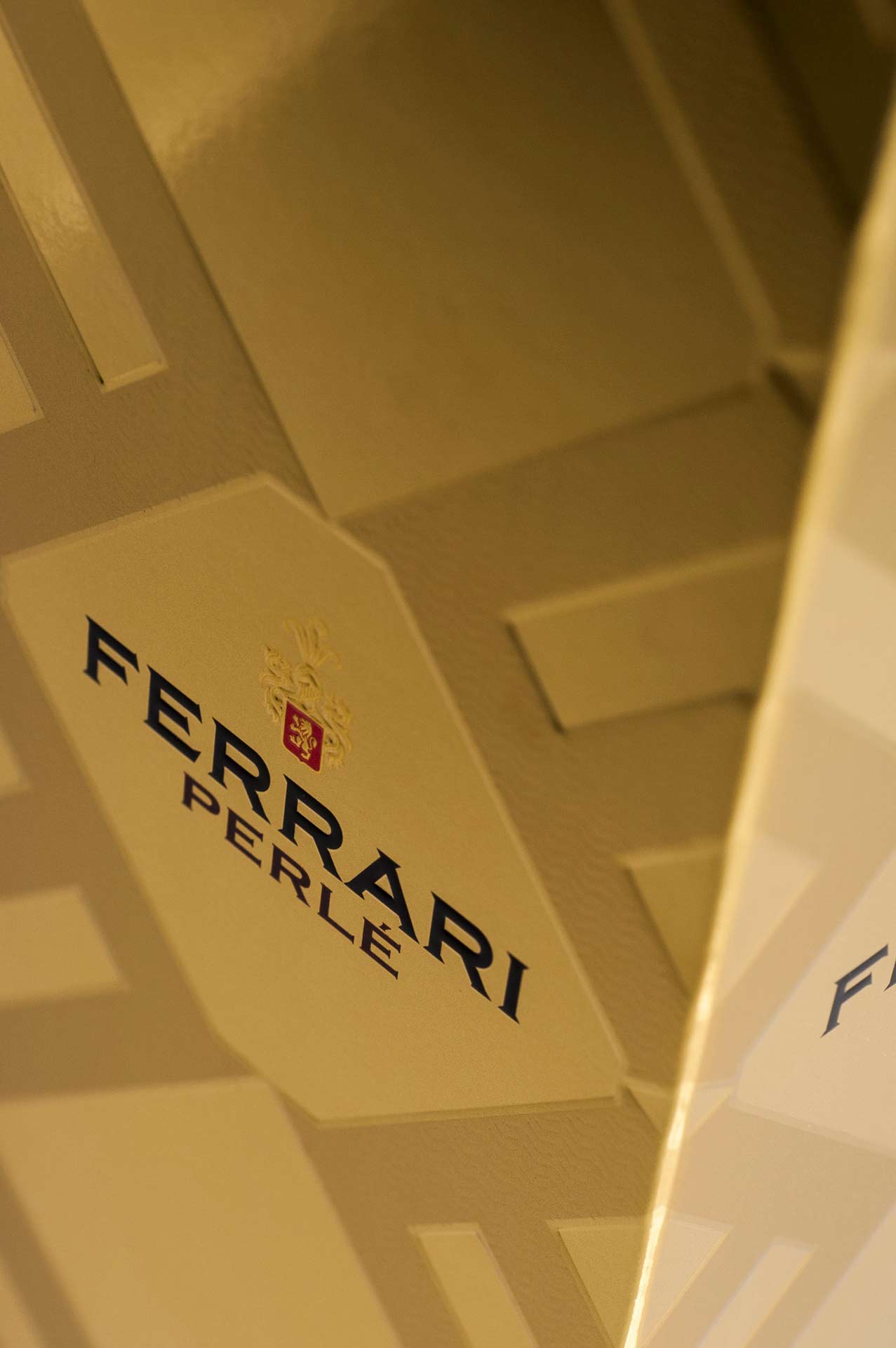 フェッラーリ・ペルレ・ミレジム 2005 - （ギフトボックス入り）- FERRARI（トレンティーノ）750ml x １本