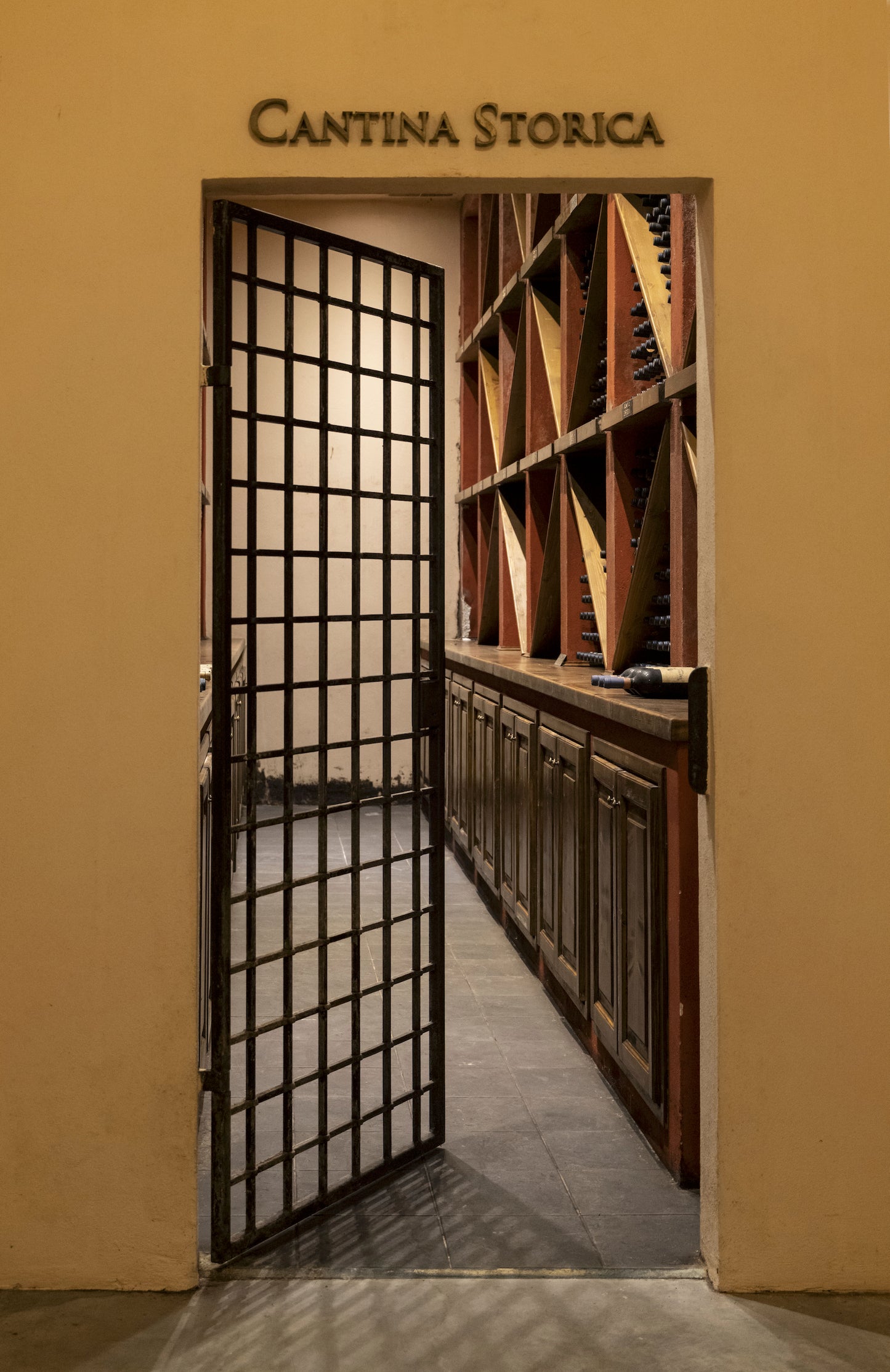 Nipozzano Riserva - FRESCOBALDI (Toscana) 750ml x 6btl (with wooden box)